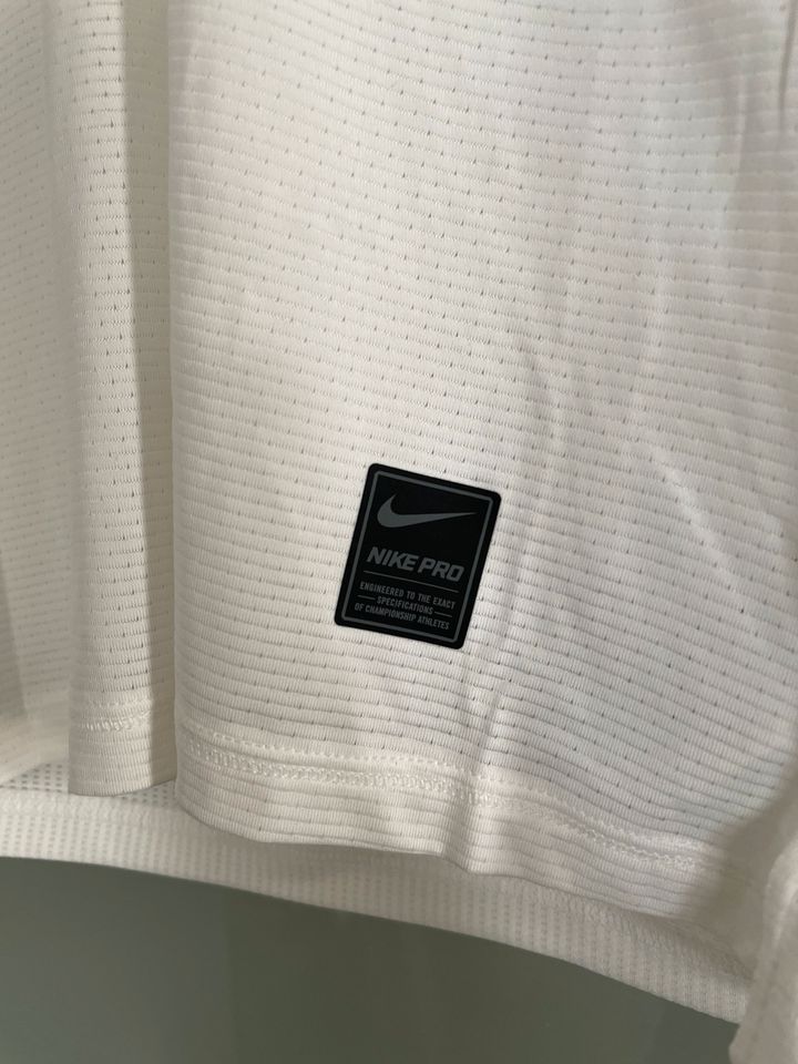 NikePro dünnes Trainingshirt/Longsleeve Gr.L/XL in Hamburg