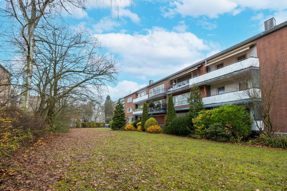 potentialreiche, gut geschnittene 4- Zimmer Wohnung in schöner Wohnlage in Urdenbach in Düsseldorf