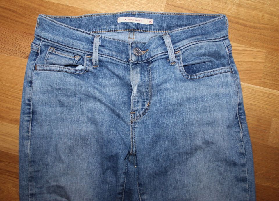 Levi‘s Jeans Hose 710 Super Skinny W26 L32  Strech Mittelbau Levi in Dortmund