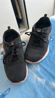 Skechers Damen Sportschuh schwarz Roségold 38 Hessen - Offenbach Vorschau