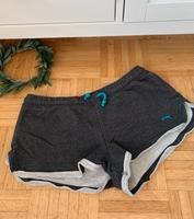 Puma Sweatshorts kurze Sporthose Jogginghose grau Gr. M Bayern - Großostheim Vorschau