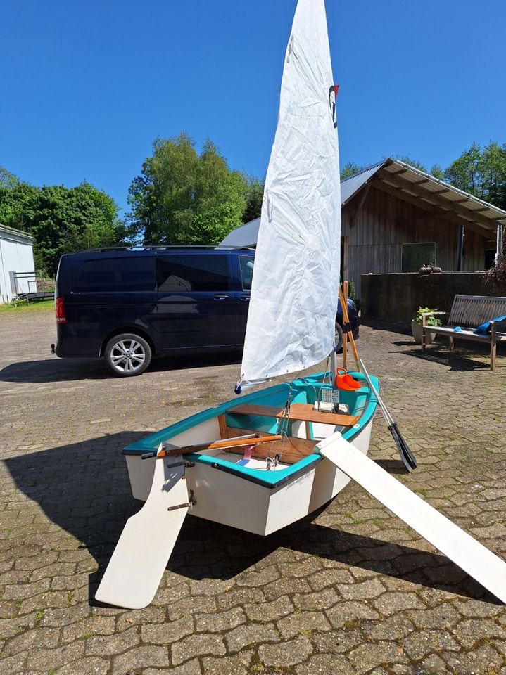 Optimist, Opti, Segeljolle, Ruderboot in Bülkau