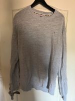 Herren Tommy Hilfiger Pullover L grau Nordrhein-Westfalen - Kreuztal Vorschau