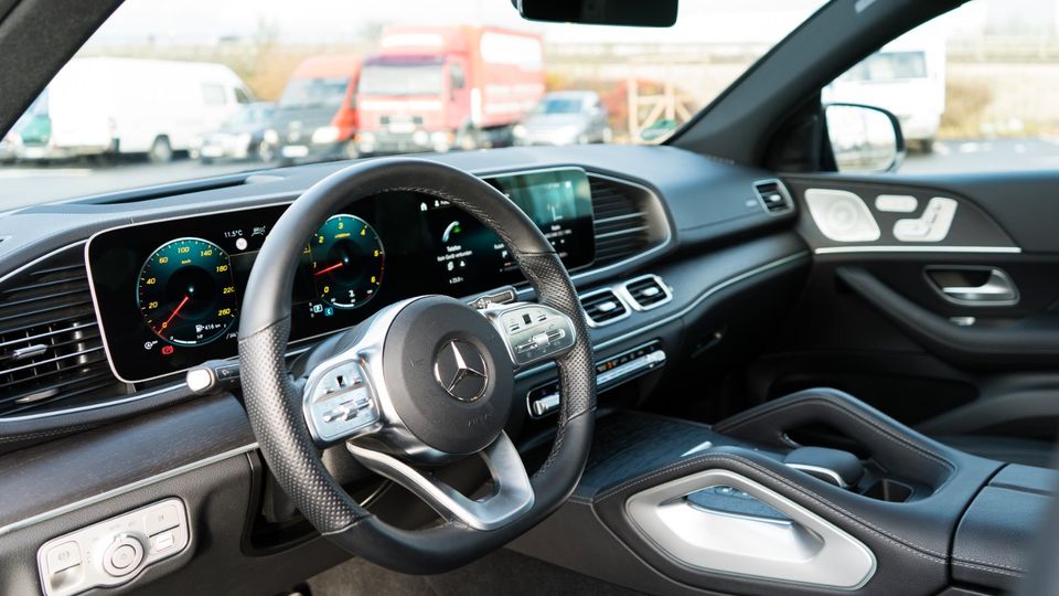 Auto mieten/ Mercedes Benz GLE/ Coupé/ SUV/ Rent Time in Köln