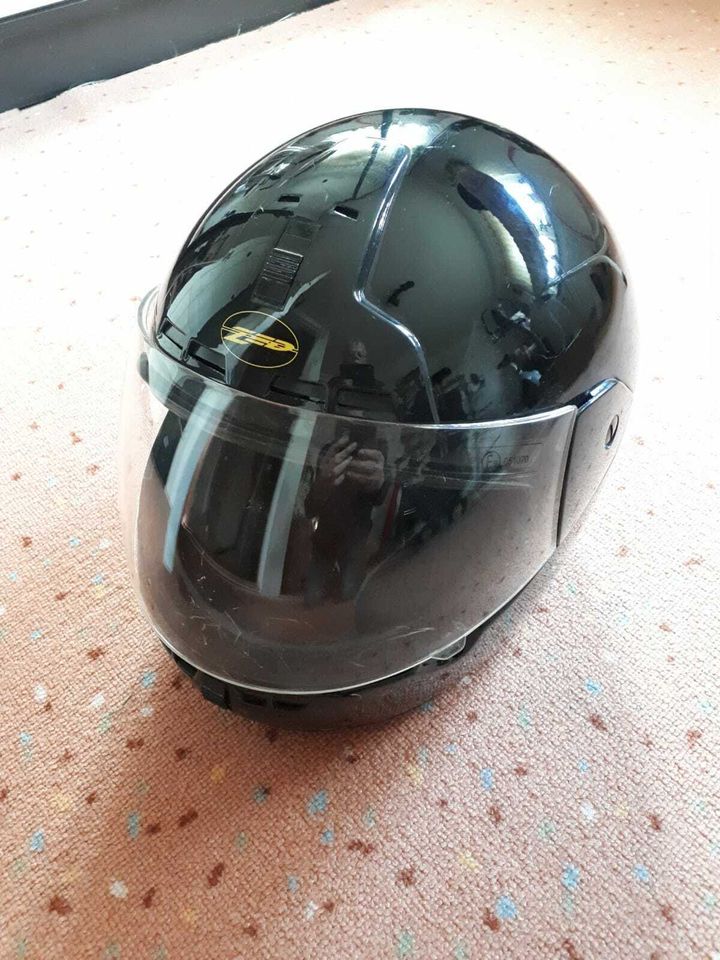 Motorradhelm ZED Gr. L in Schwerin