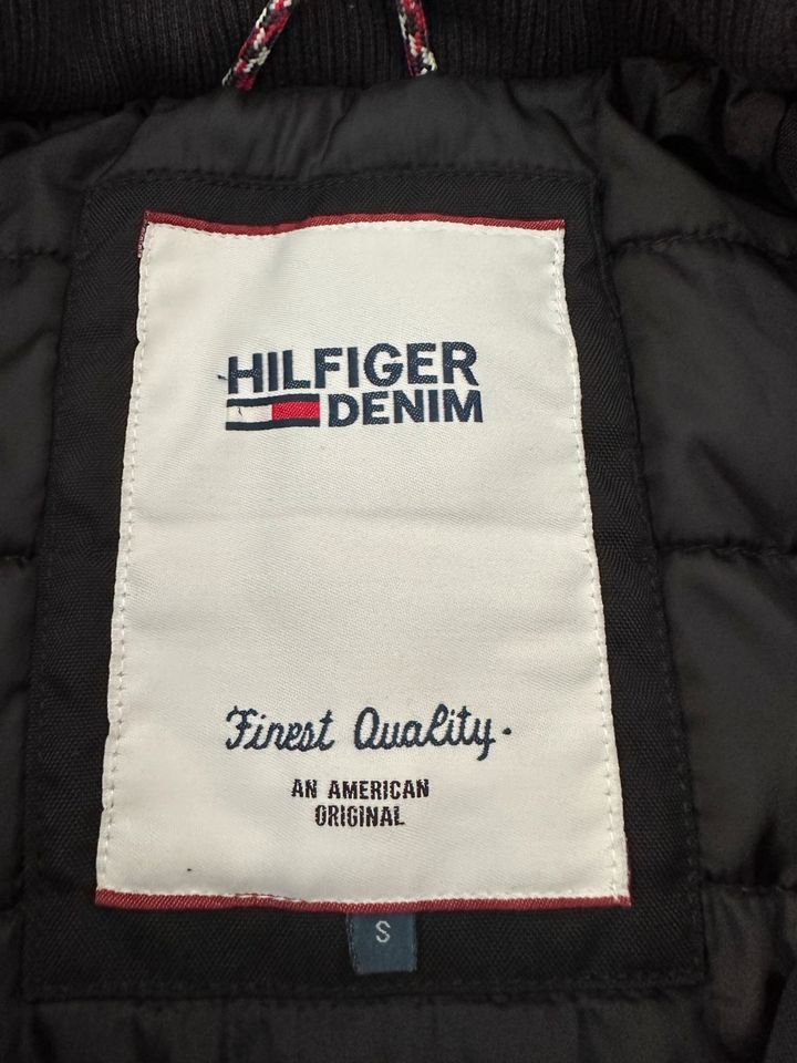 Hilfiger Übergangsjacke S Parka Jacke no Carhartt North Face Nike in Koblenz