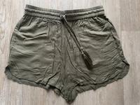 Damen Stoffshorts grün Khaki TopShop Gr. XS Sachsen - Weißwasser Vorschau