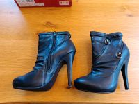 Mustang Stiefel Stiefelette High Heels Gr. 40 schwarz Brandenburg - Oberkrämer Vorschau