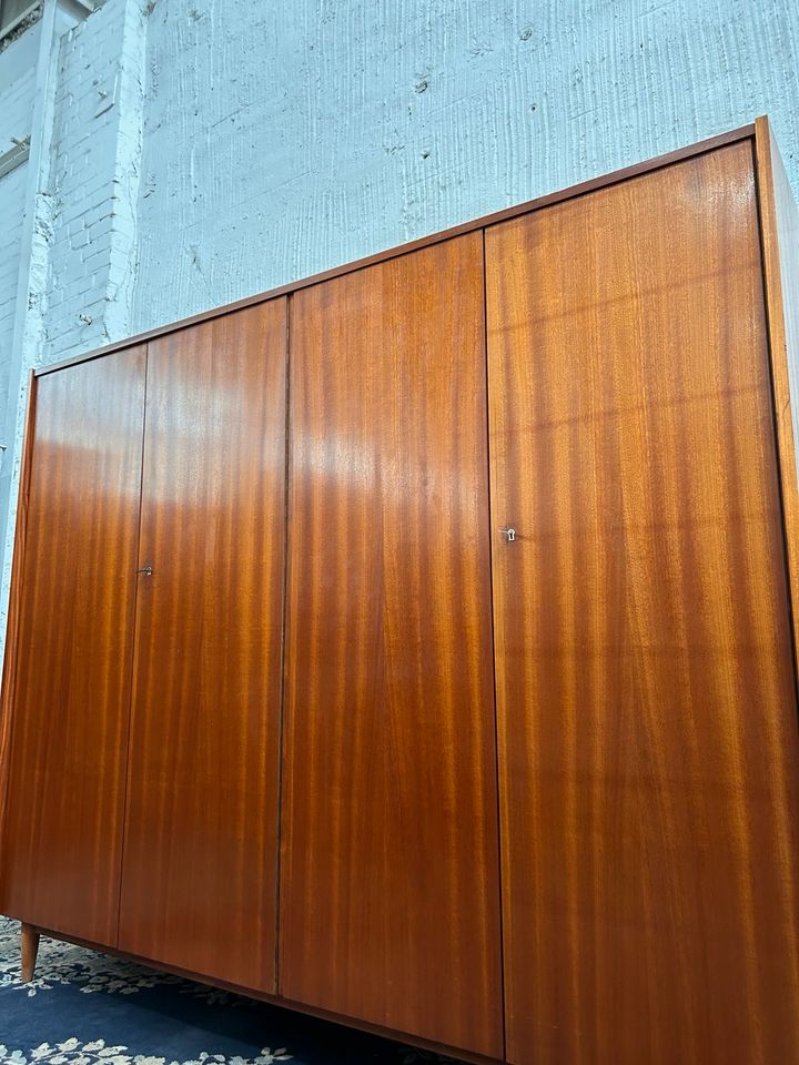 Kleiderschrank/vintage/midcentury/60er/DDR/Stange/Schubladen in Berlin