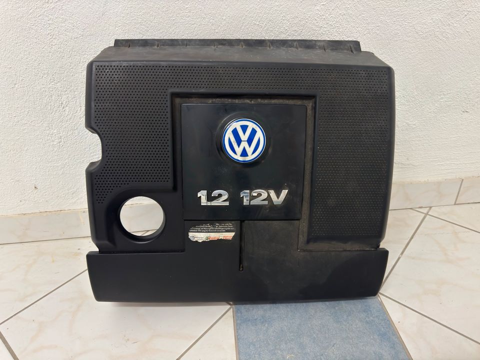 Motorabdeckung 03Е129607 VW POLO 1.2 12V in Alfter