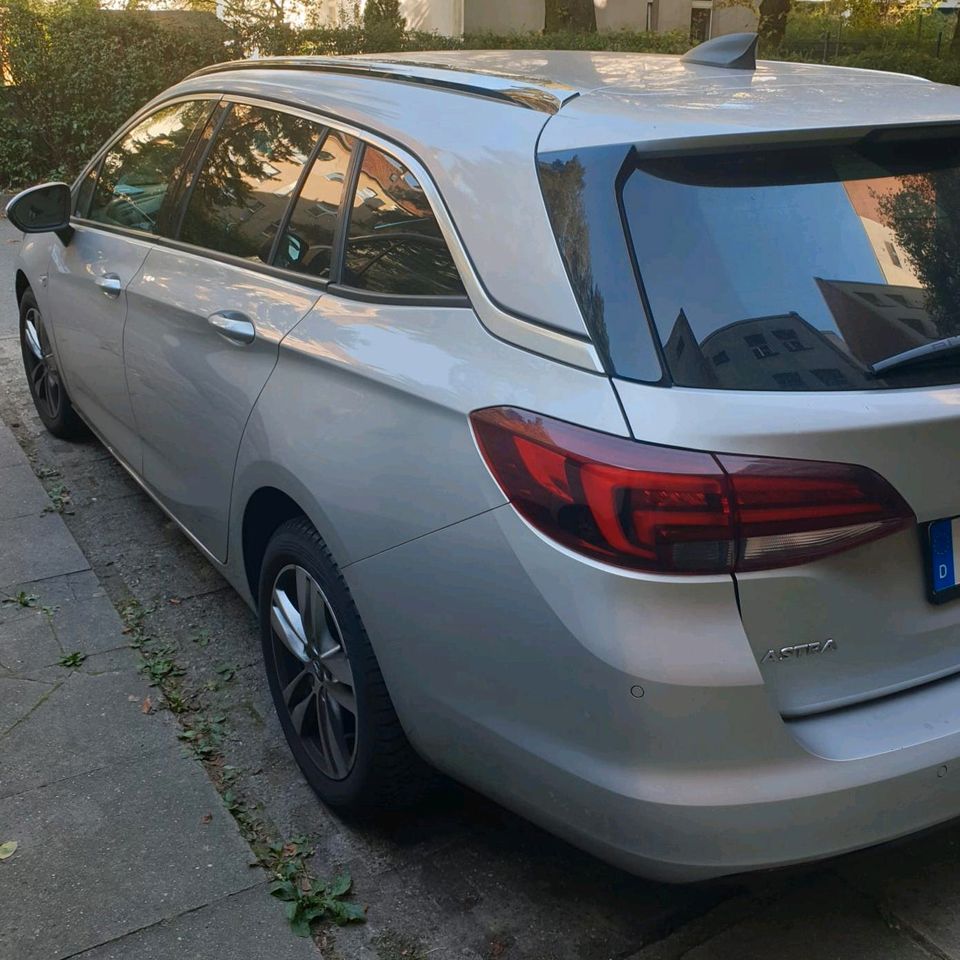Opel Astra Sport in Berlin