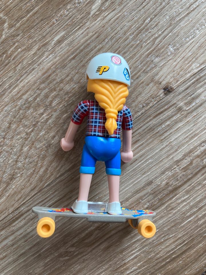 Playmobil 9338 Skateboarderin in Niedersachsen - Braunschweig | Playmobil  günstig kaufen, gebraucht oder neu | eBay Kleinanzeigen ist jetzt  Kleinanzeigen