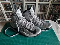 Nike Hyperdunk Schuhe 42,5 9 silber grau Basketball Kobe Jordan Bayern - Velden Vorschau