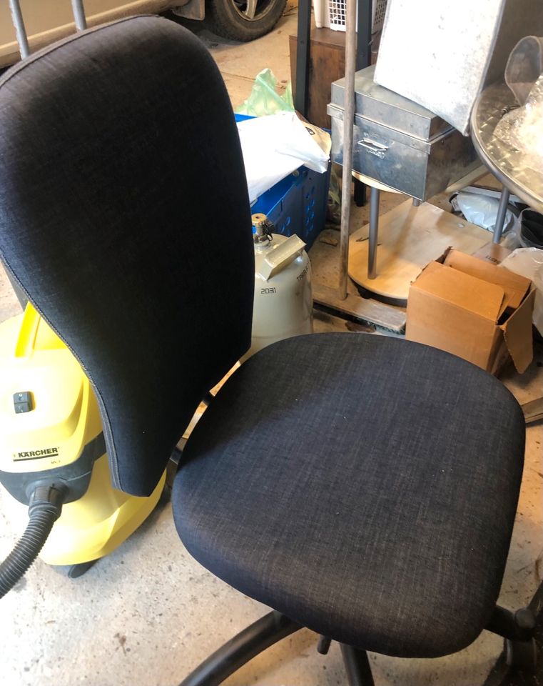 Jeans Schreibtisch Stuhl Ikea in Gau-Odernheim
