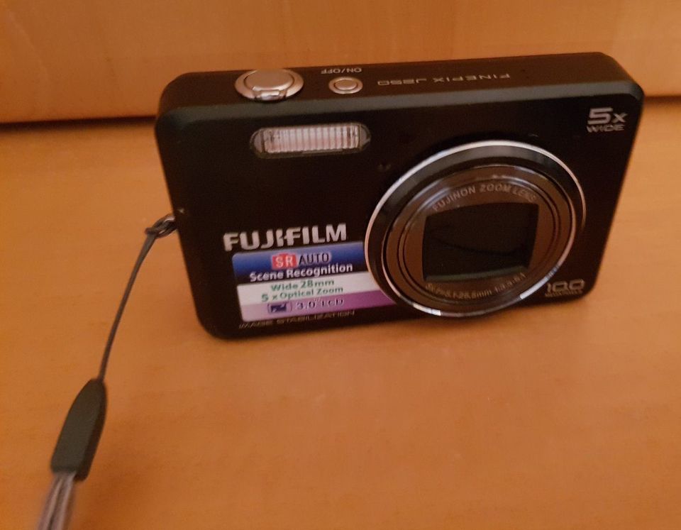 FUJIFILM Digitalkamera 10 Megapixel, 5-fach opt. Zoom in Berlin