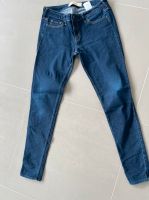 Hollister Jeans Super Skinny 29L31 dunkelblau Hessen - Mörfelden-Walldorf Vorschau