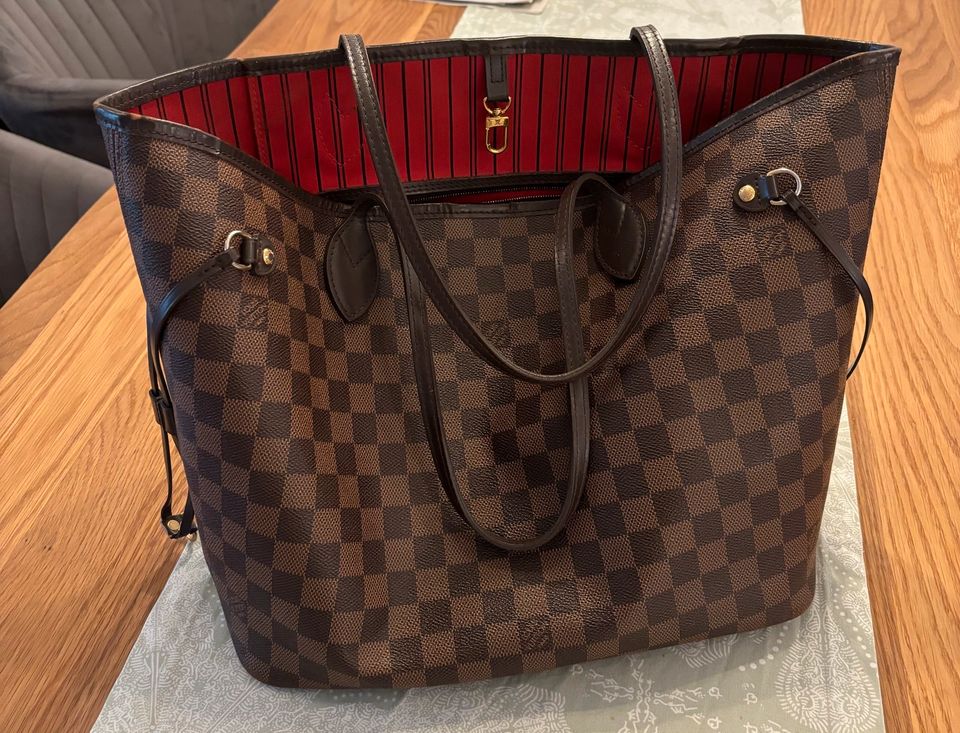 Louis Vuitton Neverfull Tasche in Eching (Kr Freising)