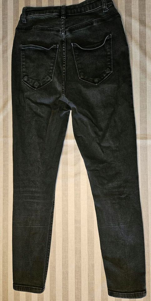 Only lange Jeanshose Gr. XS 27/30 schwarz Frauen W27 L30 in Olderup