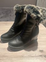 Stiefel schwarze Schuhe Keilabsatz Fellschuhe Nordrhein-Westfalen - Hamminkeln Vorschau