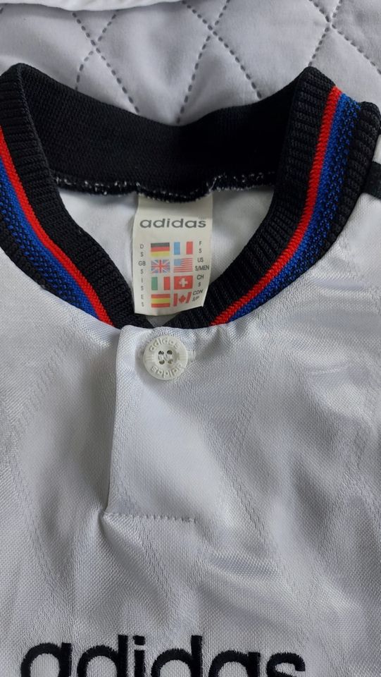 Bayern München Trikot mit Hose Klinsmann Retro UEFA 1996 Größe S in Remscheid