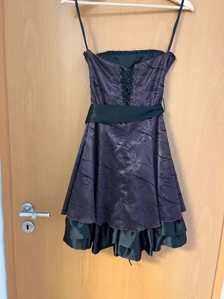 Cocktailkleid Lila/ Schwarz 34 inkl. Jacke (La Femme) in Lappersdorf