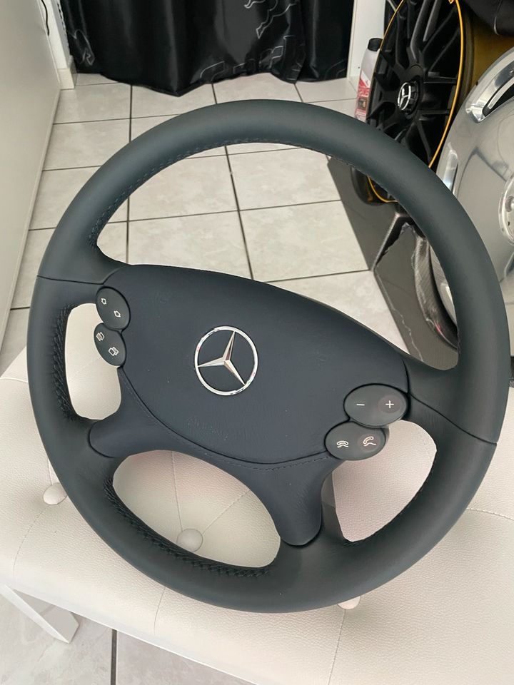 Original Mercedes Benz Leder Lenkrad Blau SL R230 neu in München