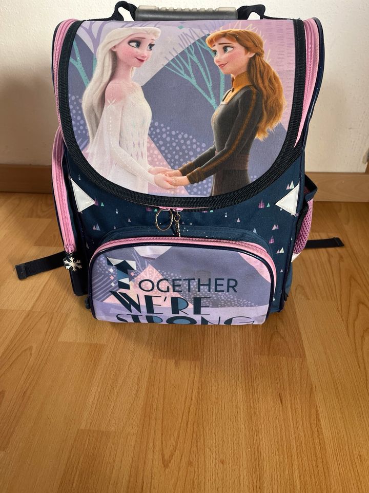 Schultasche von Together We‘re Strong in Neufahrn