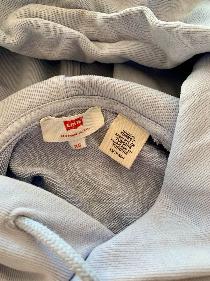 Levi’s Kapuzensweatshirt / Hoodie in Frankfurt am Main