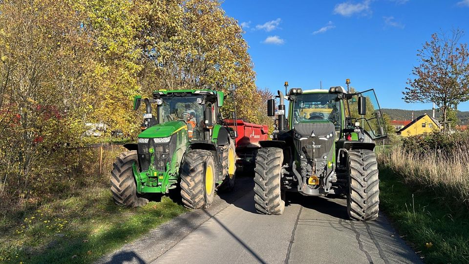 Traktor Erdmulden Baumulden Muldenkipper Transport Vermietung in Weiden b Weimar Thür