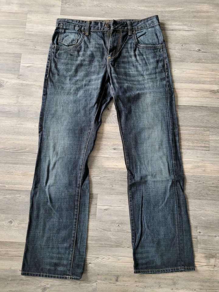 Herren Jeans W33 L32 in Salzgitter