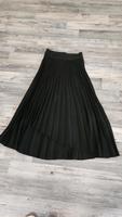 Neu Cos Rock Plissee schwarz Gr.36 Köln - Ehrenfeld Vorschau