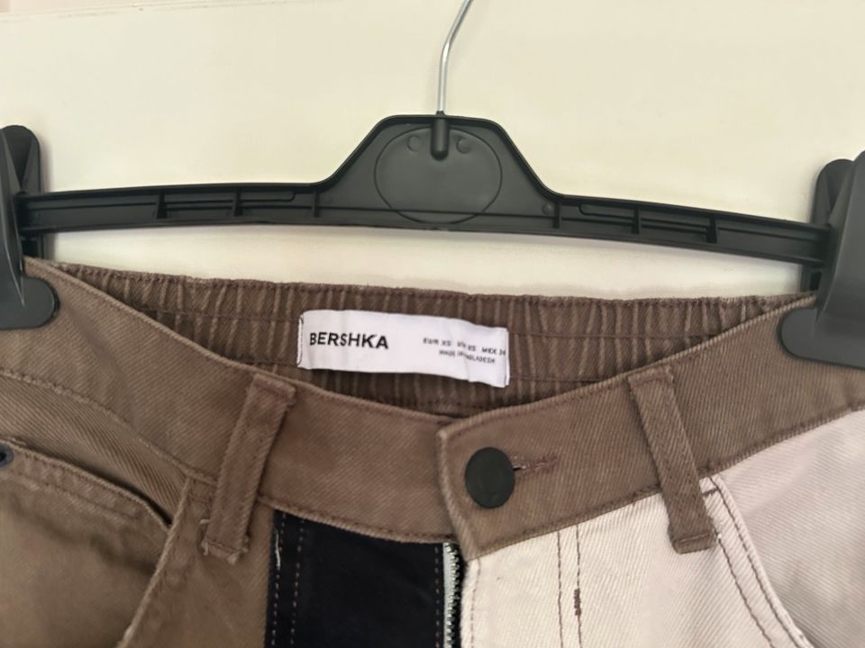 Hose für Teenies/Herren von Bershka in Dinslaken