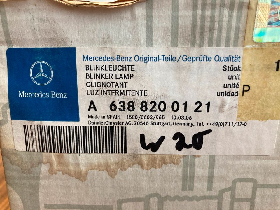original Blinker rechts A6388200121 Mercedes V-Klasse Vito W638 in Euskirchen