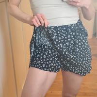 Skort Zara Hosen Rock Blumenmuster schwarz 36 Bayern - Zorneding Vorschau