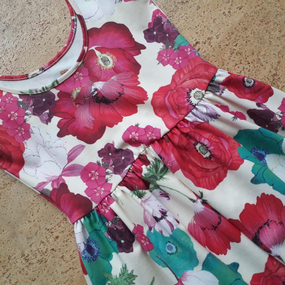 Sommerkleid ZARA Gr. S mit Bumenmuster in Konstanz