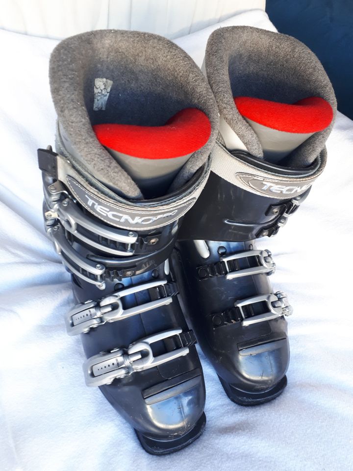 Tecno Skischuhe Skistiefel Skiboots Gr.38,39 - 25,5 cm, 286 mm in Worms