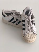 Adidas Superstar Sneaker, Sportschuhe in Gr. 24 UK 7 1/2 Hessen - Kelkheim Vorschau