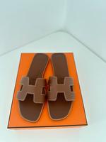 WIE NEU Sandalen Oran von Hermès in Größe 39,5 gold / braun Dortmund - Schüren Vorschau
