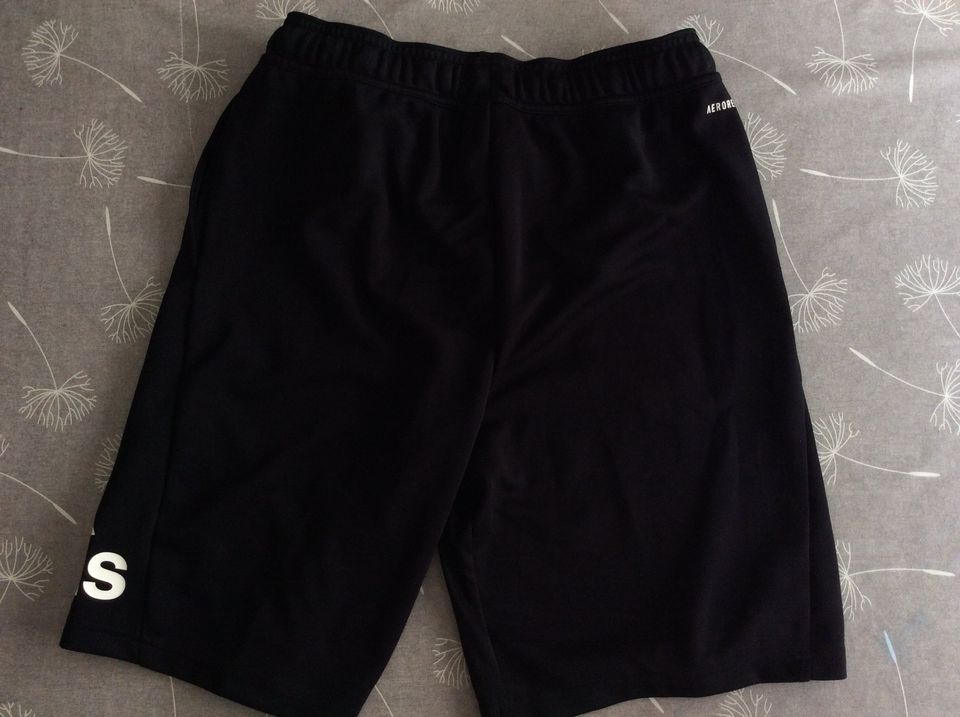 Adidas Kinder Short  Neu in Meckenheim