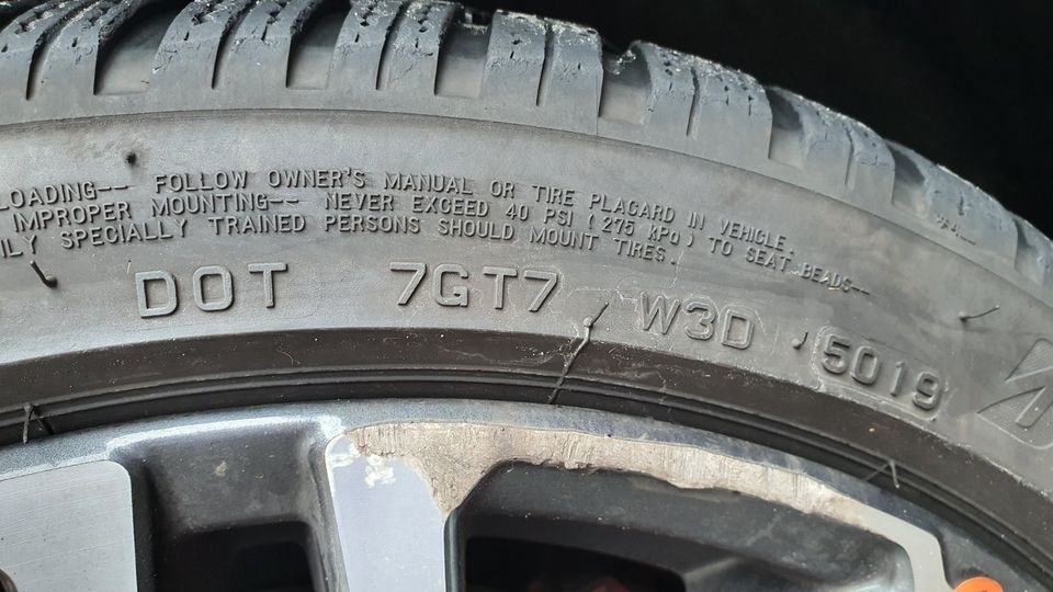 Winterreifen Bridgestone Blizzak LM 005 - 225/40 R18 in Hockenheim