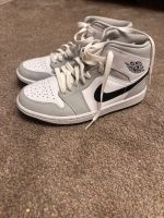 Nike Jordan 1 Mid grau weiß Neu München - Laim Vorschau