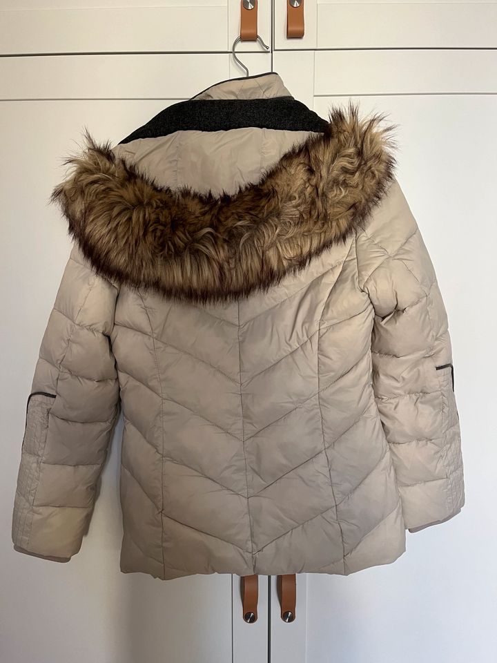 Esprit Winterjacke / Jacke Damen / Beige in Berlin