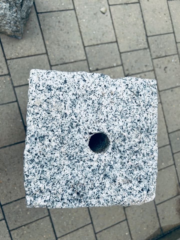 2x Granit Quellsteine / Wasserspiel in Dinkelsbuehl