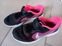 Nike Schuhe Gr. 35 schwarz pink Niedersachsen - Oldenburg Vorschau