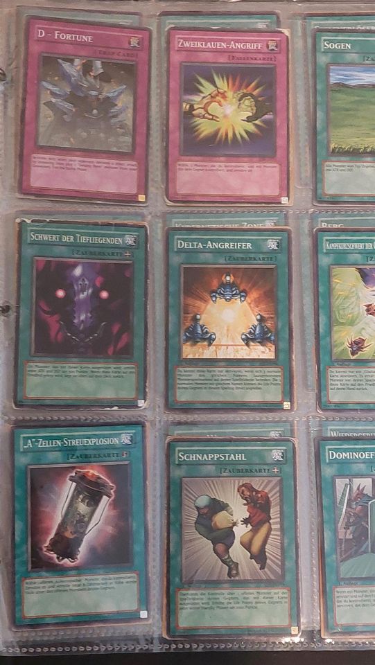 Yu GI Oh Album mit Karten 217 Karten Anime Manga in Freudenberg