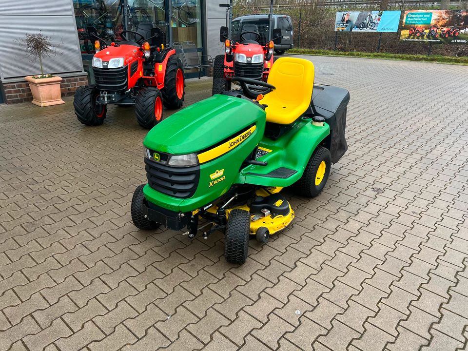 Aufsitzmäher/ Rasenmäher John Deere X300R in Bakum