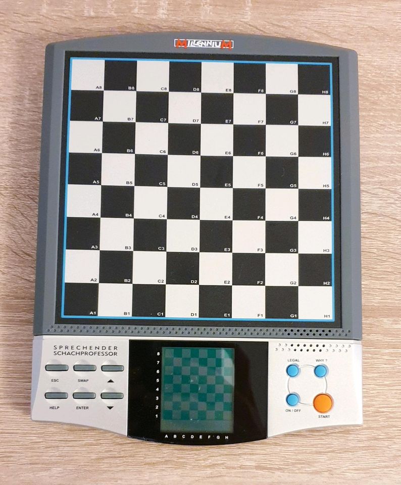 Sprechender Schachprofessor/ Damespiel/ Elektronisches Schachbret in Marl