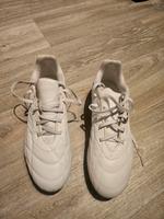 FUSSBALLSCHUHE ( WEIß ) ..+ ...SCHIENBEINSCHÜTZER Hessen - Gladenbach Vorschau