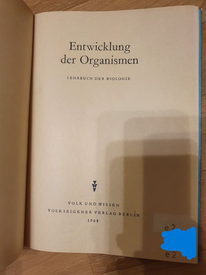 Buch Lehrbuch der Biologie Entwicklung der Organismen 1968 in Halle