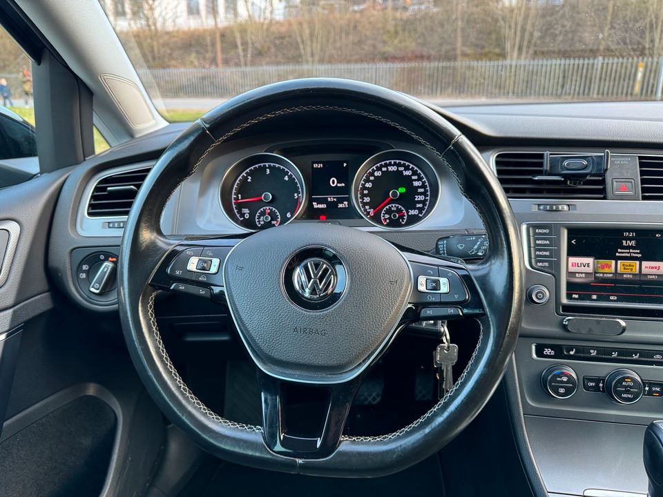 VW Golf 7 1.6 TDI LOUNGE *Automatik DSG* *TÜV NEU in Lennestadt